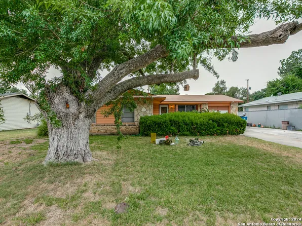 3619 KIRBY DR, Kirby, TX 78219