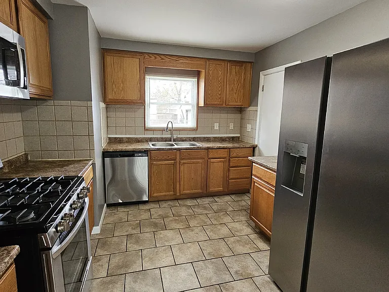 14611 Jacob Ave — Photo 5
