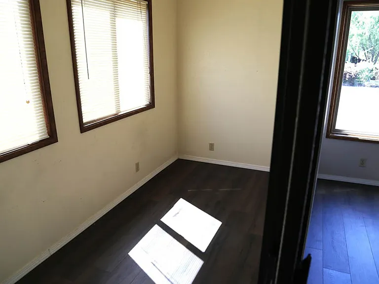 327 Marlon St — Photo 10