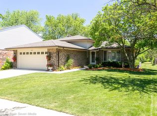 1017 Longford Dr, Westmont, IL