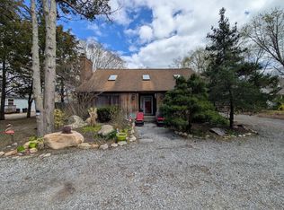 3 Cozine Rd, Center Moriches, NY 11934