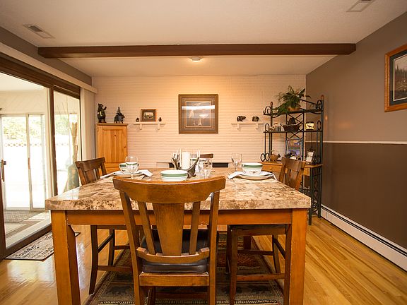 3rd image of 1063 Alta Vista Dr
