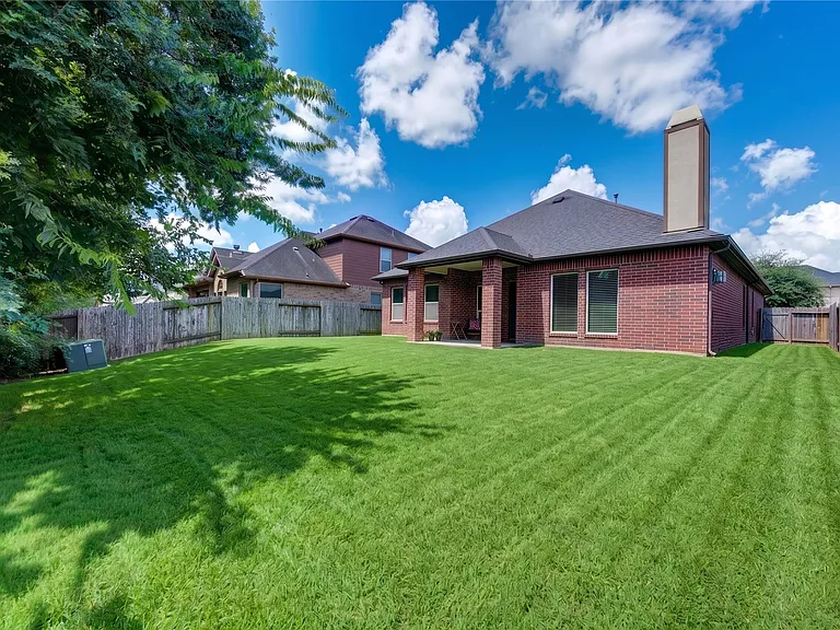 9802 Massanutten Ln — Photo 43