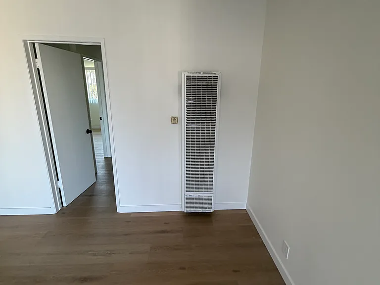 2733 Montrose Ave #5 — Photo 12