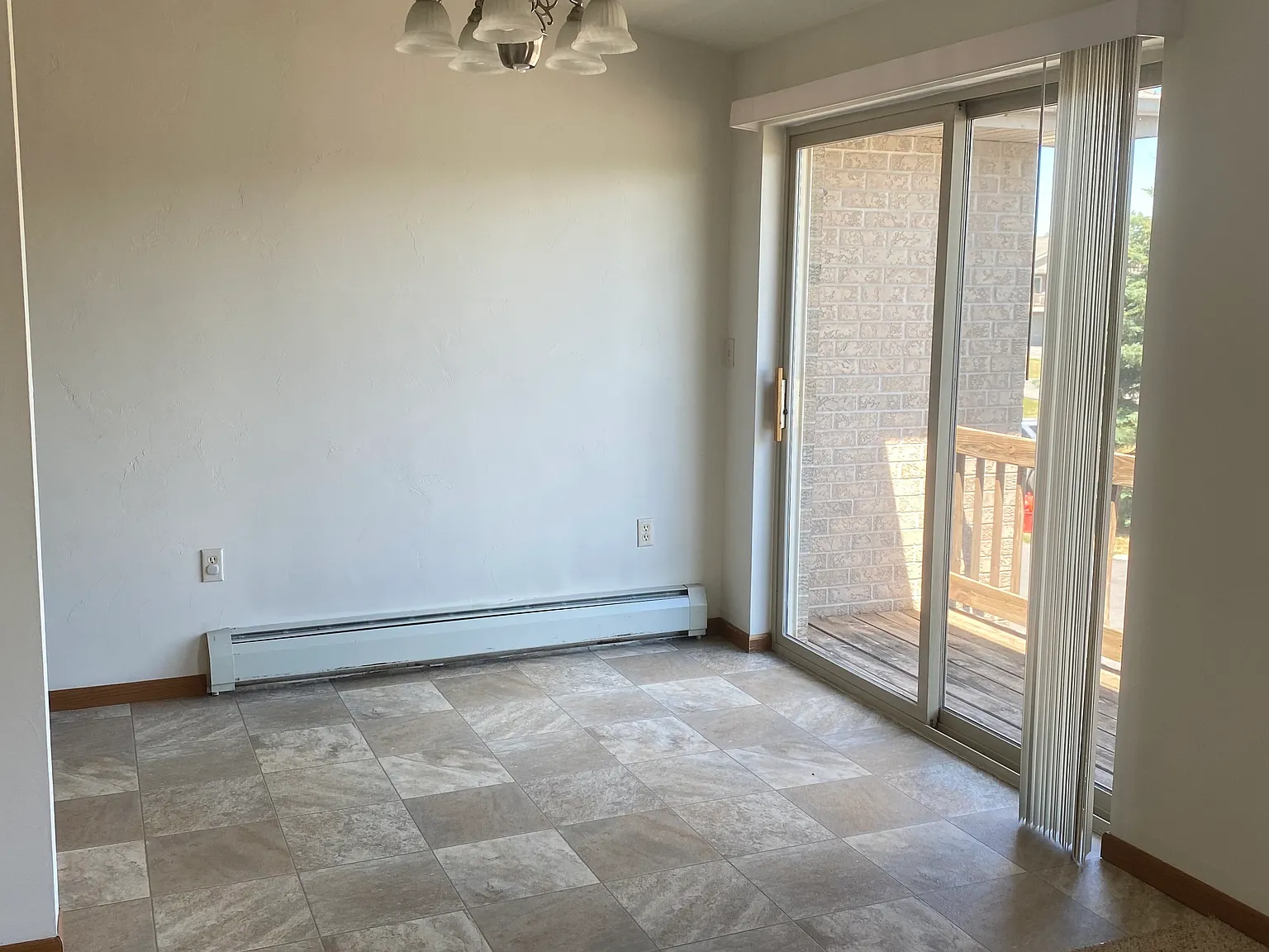 2 bed, 1002 sqft, $1,185 — Photo 4