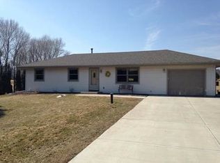 8367 Fairview Dr, Allenton, WI 53002