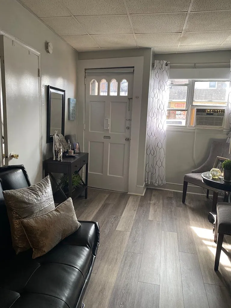 1 bed, 700 sqft, $1,950 — Photo 1