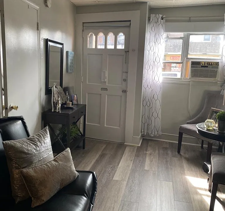 135 Anderson Ave #2F