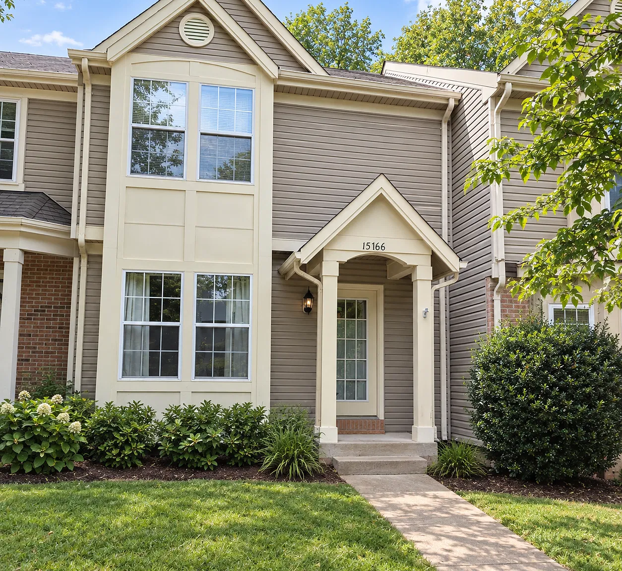 3 bed, 3.5 bath, 1856 sqft, $2,900 — Photo 1