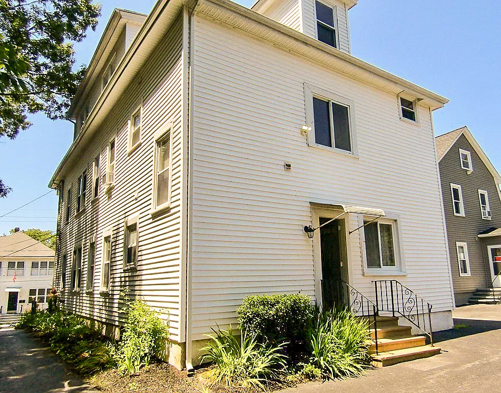 3 bed, 1275 sqft, $1,900 — Photo 3