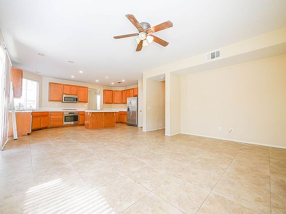 5th image of 32533 Bramble Ct
