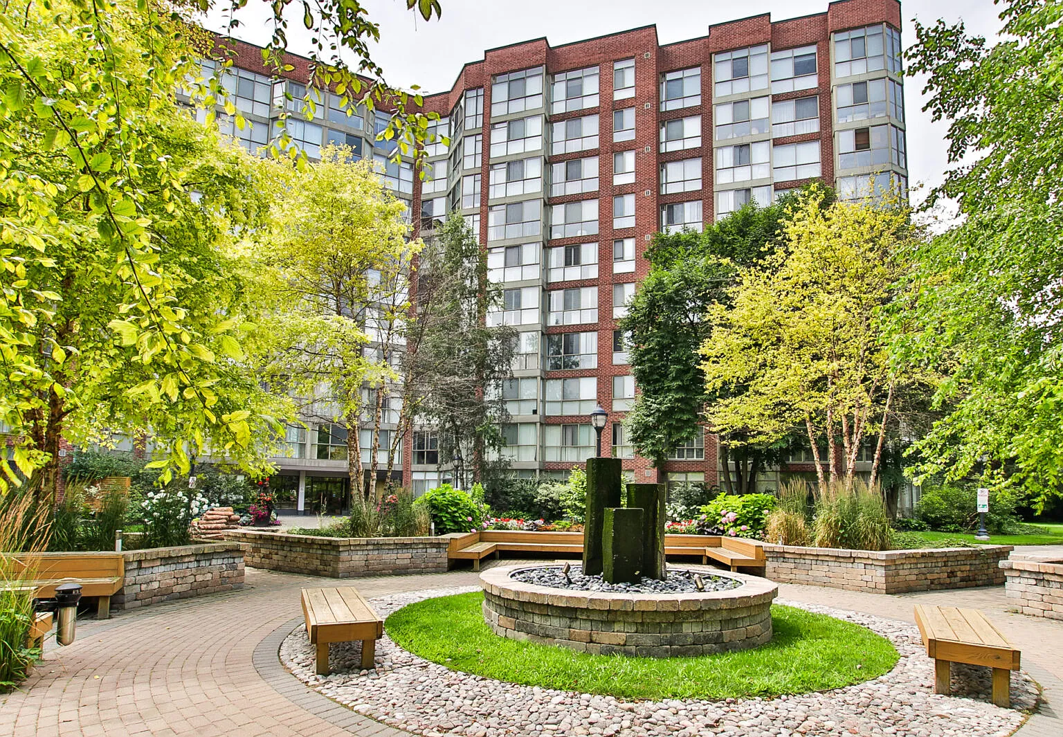 South Kingsway Village — Photo 1