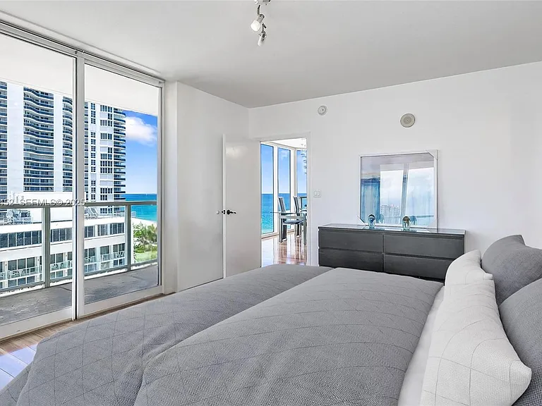16699 Collins Ave #1507 — Photo 9