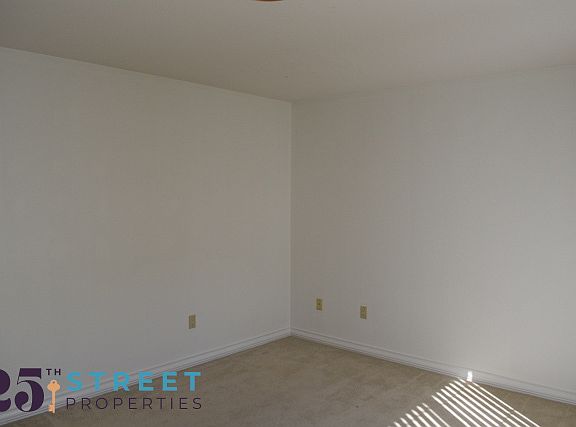4th image of 4936 V St #1