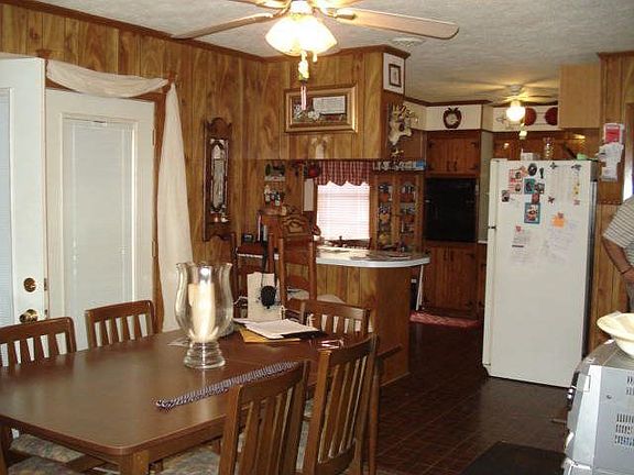3rd image of 305 Woodland Dr