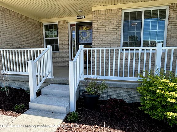 3rd image of 1716 Heritage Way
