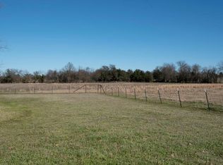 1562 Farm Road 196 N, Blossom, TX 75416