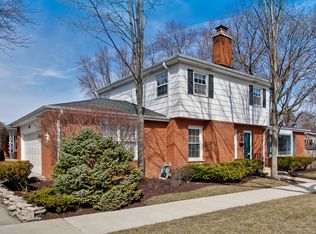 301 N Main St, Mount Prospect, IL 60056