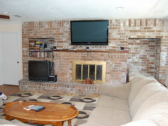 3rd image of 16606 La Avenida Dr