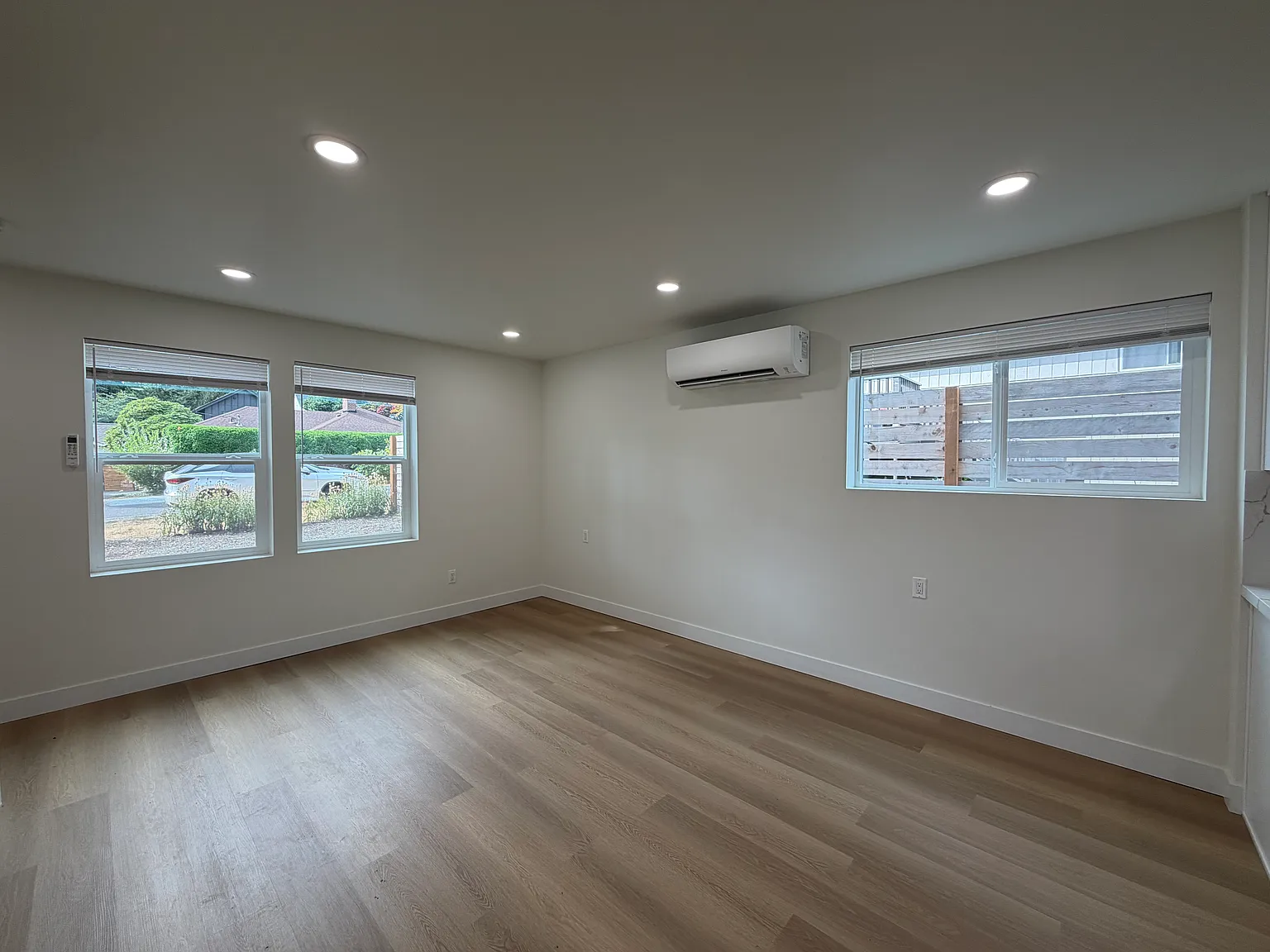 3 bed, 2.5 bath, 1089 sqft, $3,500 — Photo 4