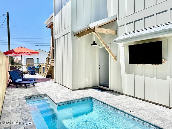 4th image of 224 Broderick Pl