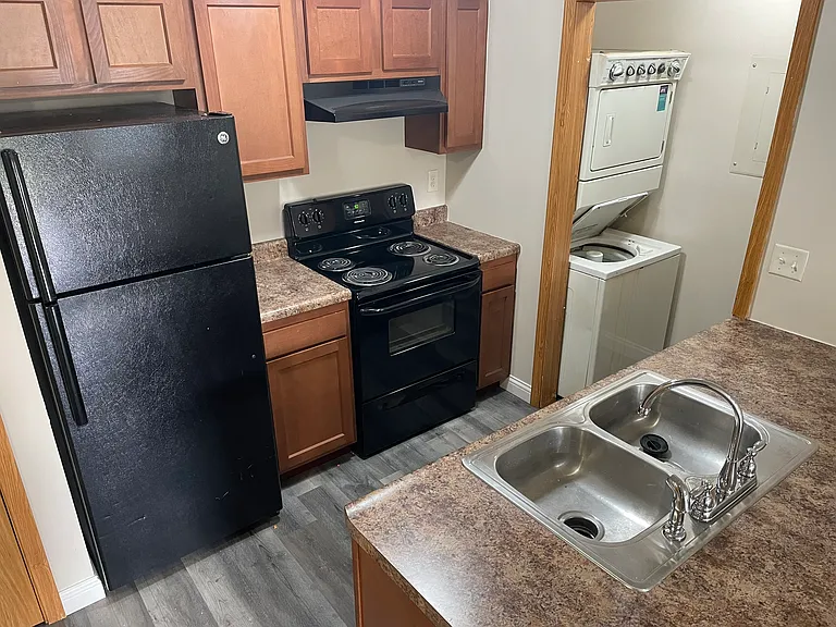 2100 Banstead Ct — Photo 12