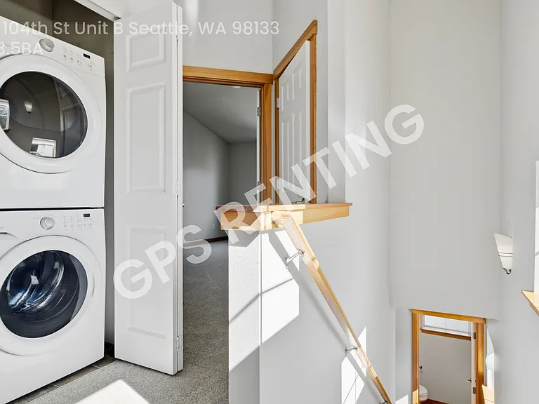 118 N 104th St #B — Photo 7