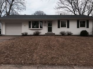3417 College Ave, Davenport, IA 52807