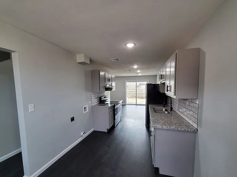 3610 Springlake Dr #108 — Photo 8