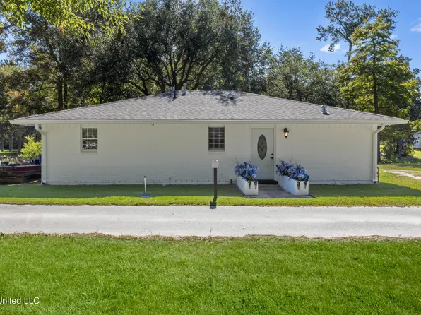 11434 Easy Ln, Biloxi, MS 39532