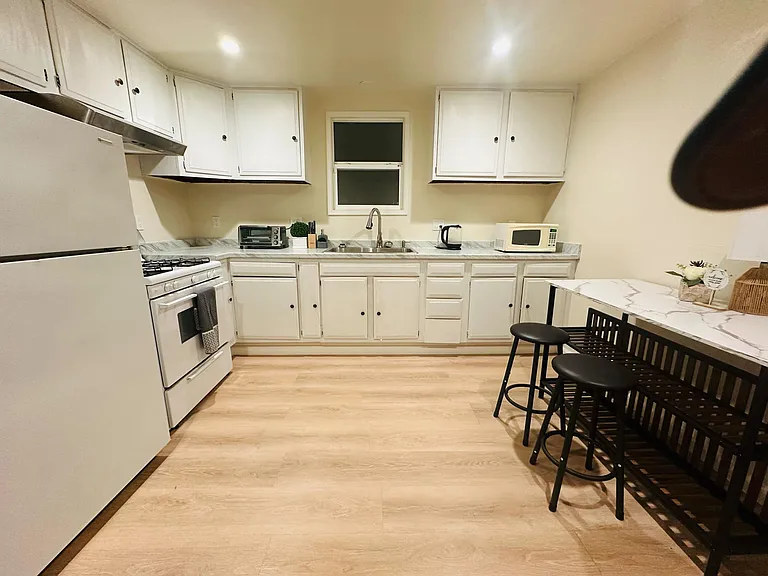 15 Maple St #1 — Photo 6