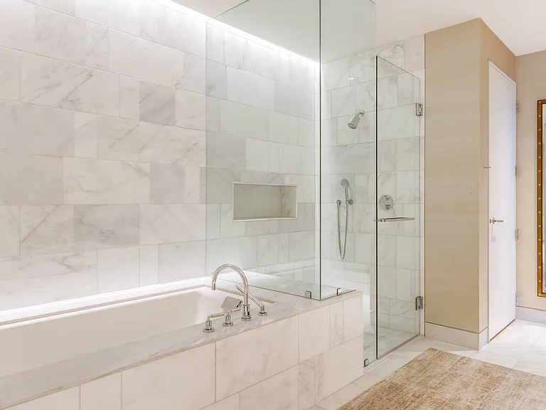 1747 Leonard St #2301 — Photo 20