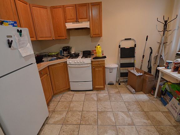 4th image of 409 Marlborough St APT 54