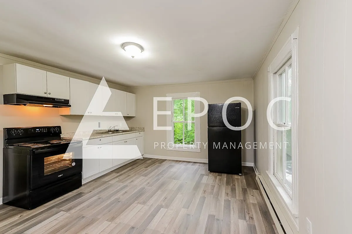 1114 Sharon St — Photo 4