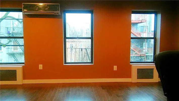 Rented by R New York | media 18