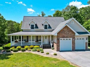 1147 Swannsylvania Rd, Dandridge, TN 37725