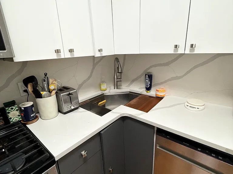 319 Baltic St #15 — Photo 10