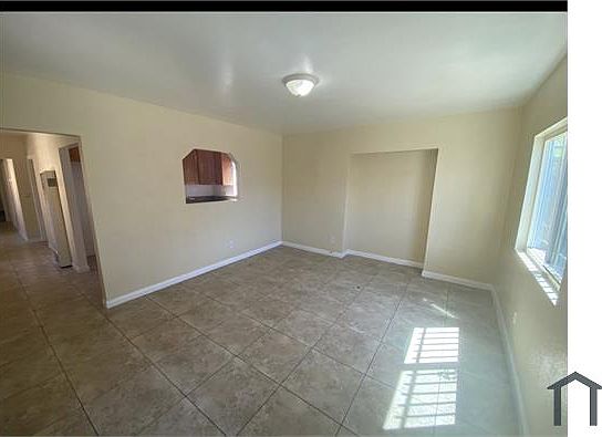 2nd image of 1138 Gardenia Ave APT 2