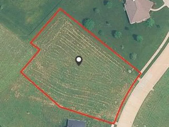 1555 Frost Lndg, Columbia, IL 62236