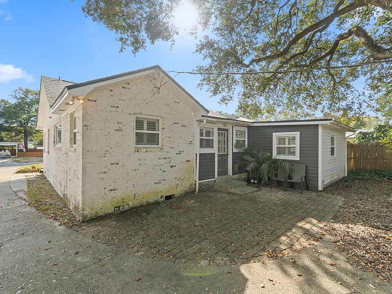 1812 E Avery St — Photo 17