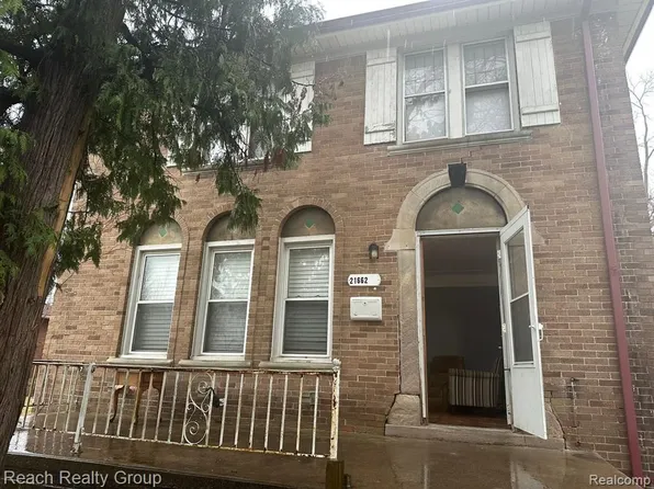 21662 Bennett St, Detroit, MI 48219