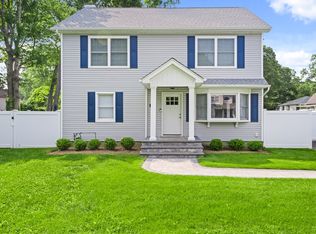 25 Lorraine Ct FLOOR 1, Northport, NY 11768