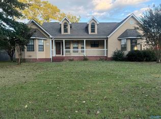 111 N Cahill Rd, Albertville, AL 35950