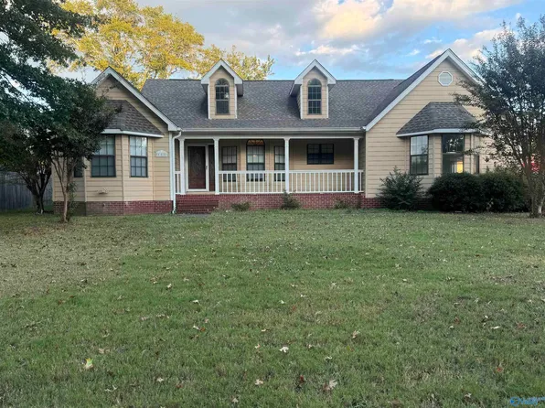 111 N Cahill Rd, Albertville, AL 35950