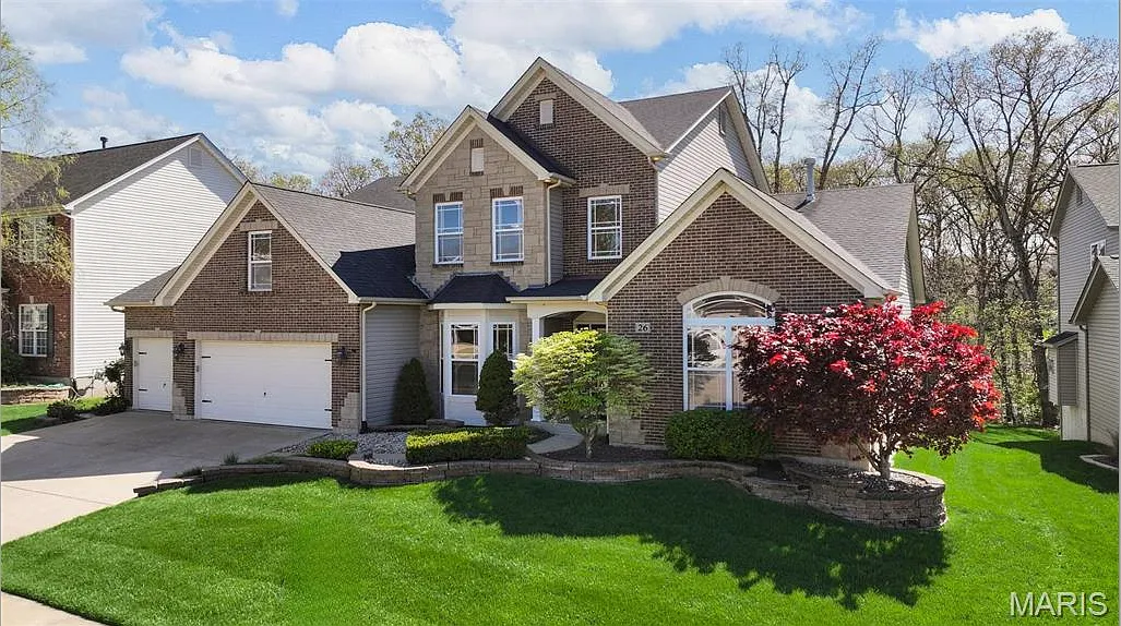 4 bed, 3.5 bath, 3939 sqft, $3,750 — Photo 2