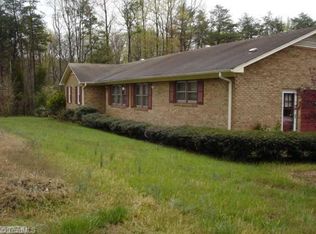 104 Creston Dr, Greensboro, NC 27406