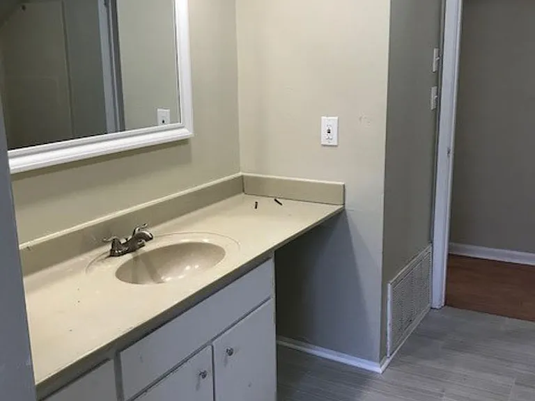 16 Mandalay Dr — Photo 11