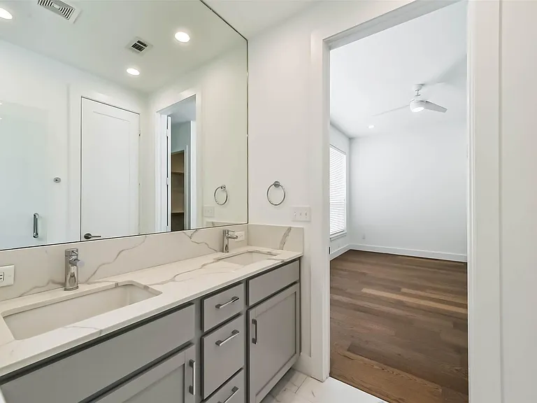 2408 Emancipation Ave #A — Photo 11