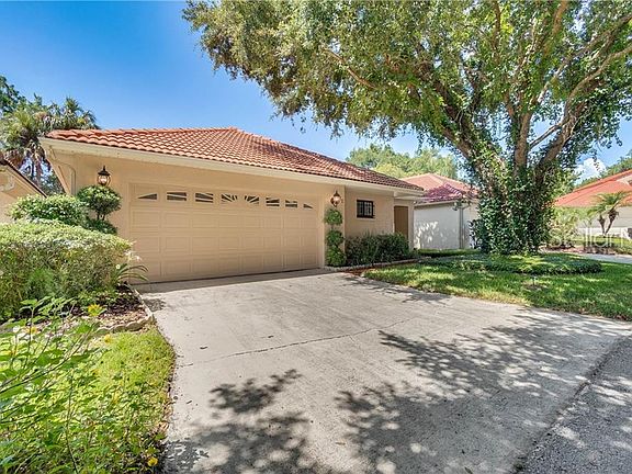 2nd image of 1122 W Winged Foot Cir