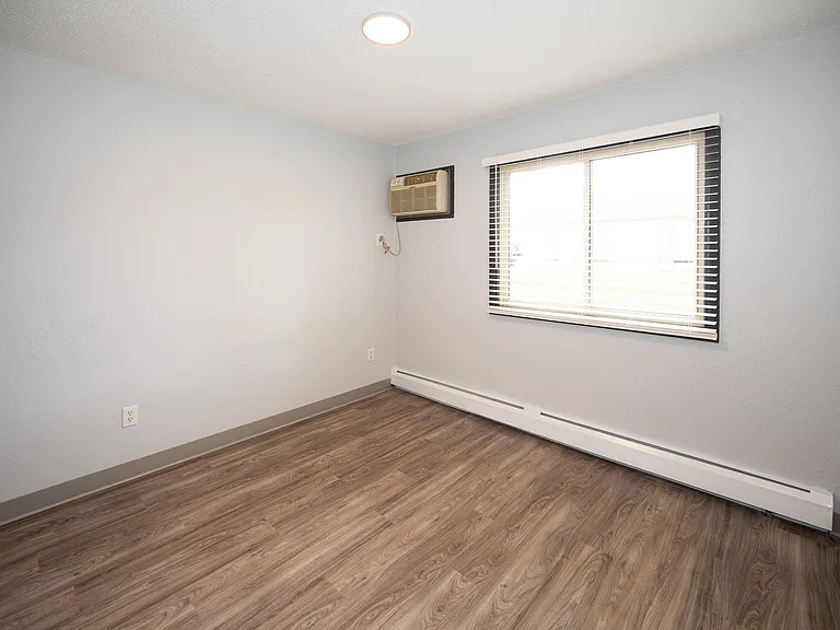 Meadow Park Apartments — Photo 22
